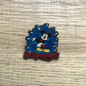 Disney splash mountain pin Micky mouse